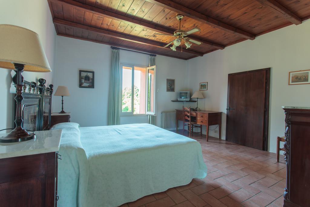Гостевой дом Agriturismo Il Pettirosso Форли Экстерьер фото