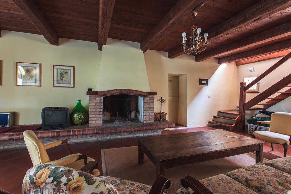 Гостевой дом Agriturismo Il Pettirosso Форли Экстерьер фото